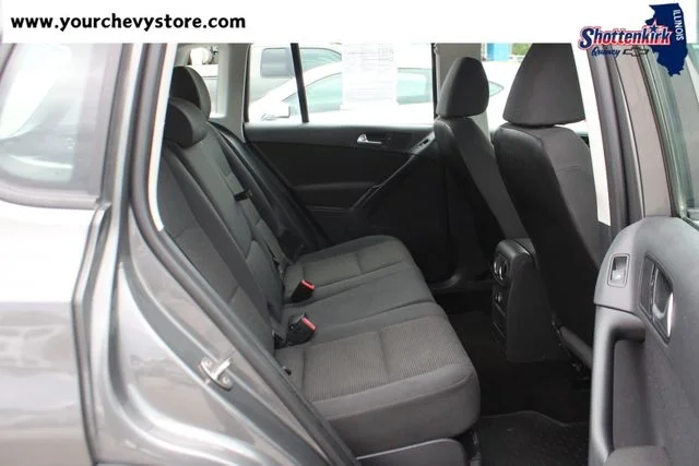 Used 2012 Gray Volkswagen SE image 14