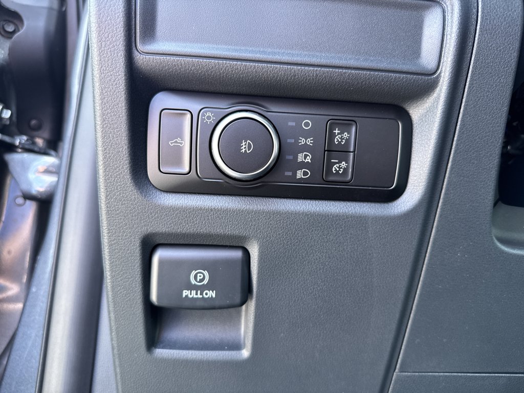 New 2026 Carbonized Gray Metallic Ford XLT image 25