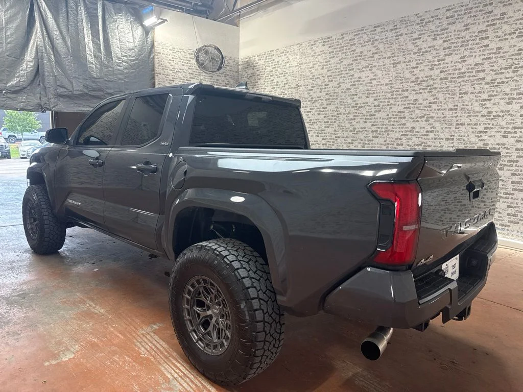 Used 2025 Underground Toyota SR5 image 5