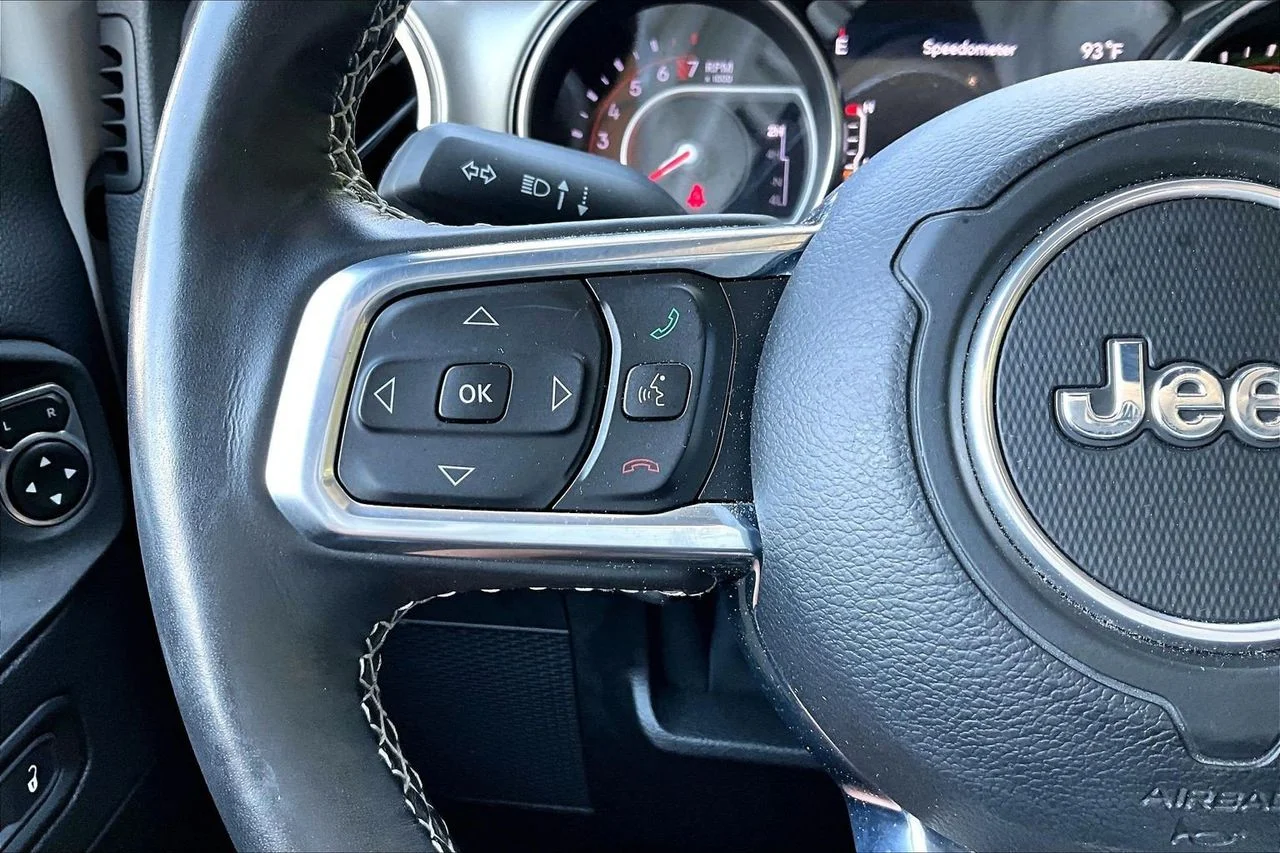 Used 2021 White Jeep Rubicon image 28