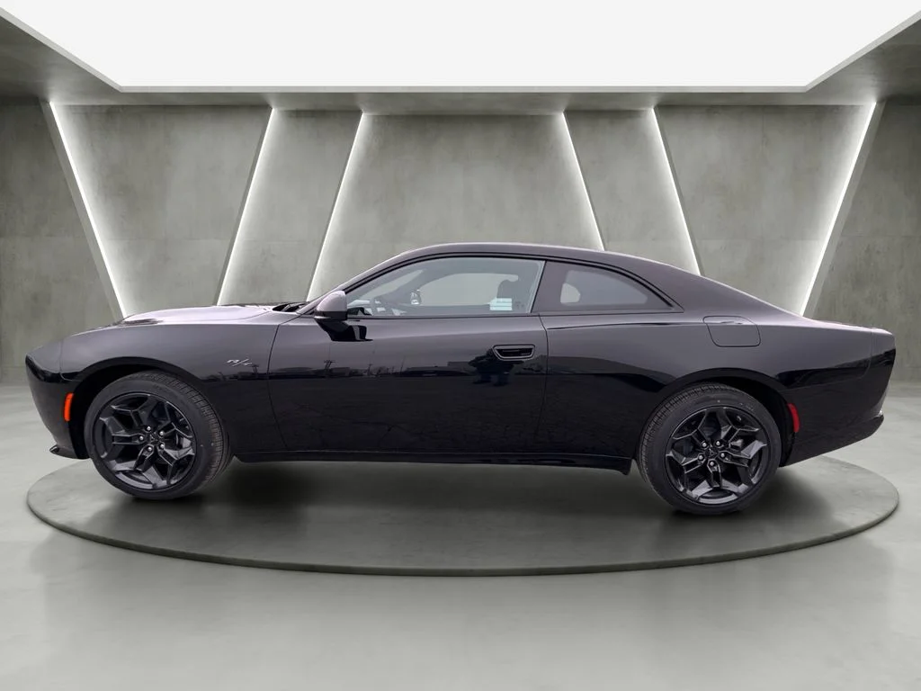 New 2026 Diamond Black Crystal Pearlcoat Dodge R/T image 6