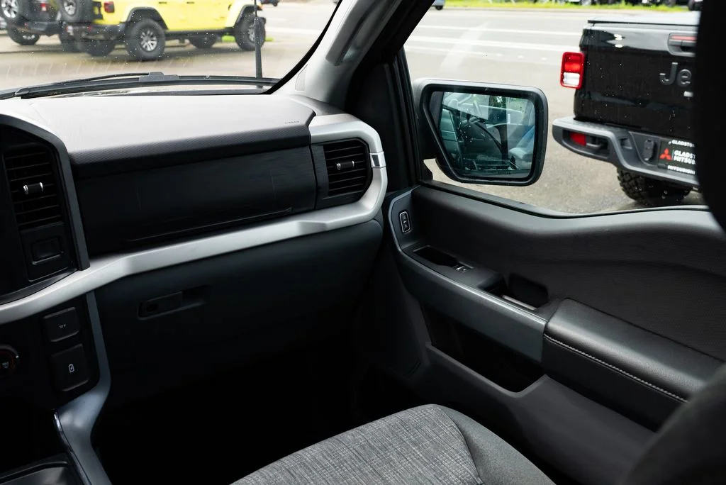 Used 2023 Black Ford XLT image 10