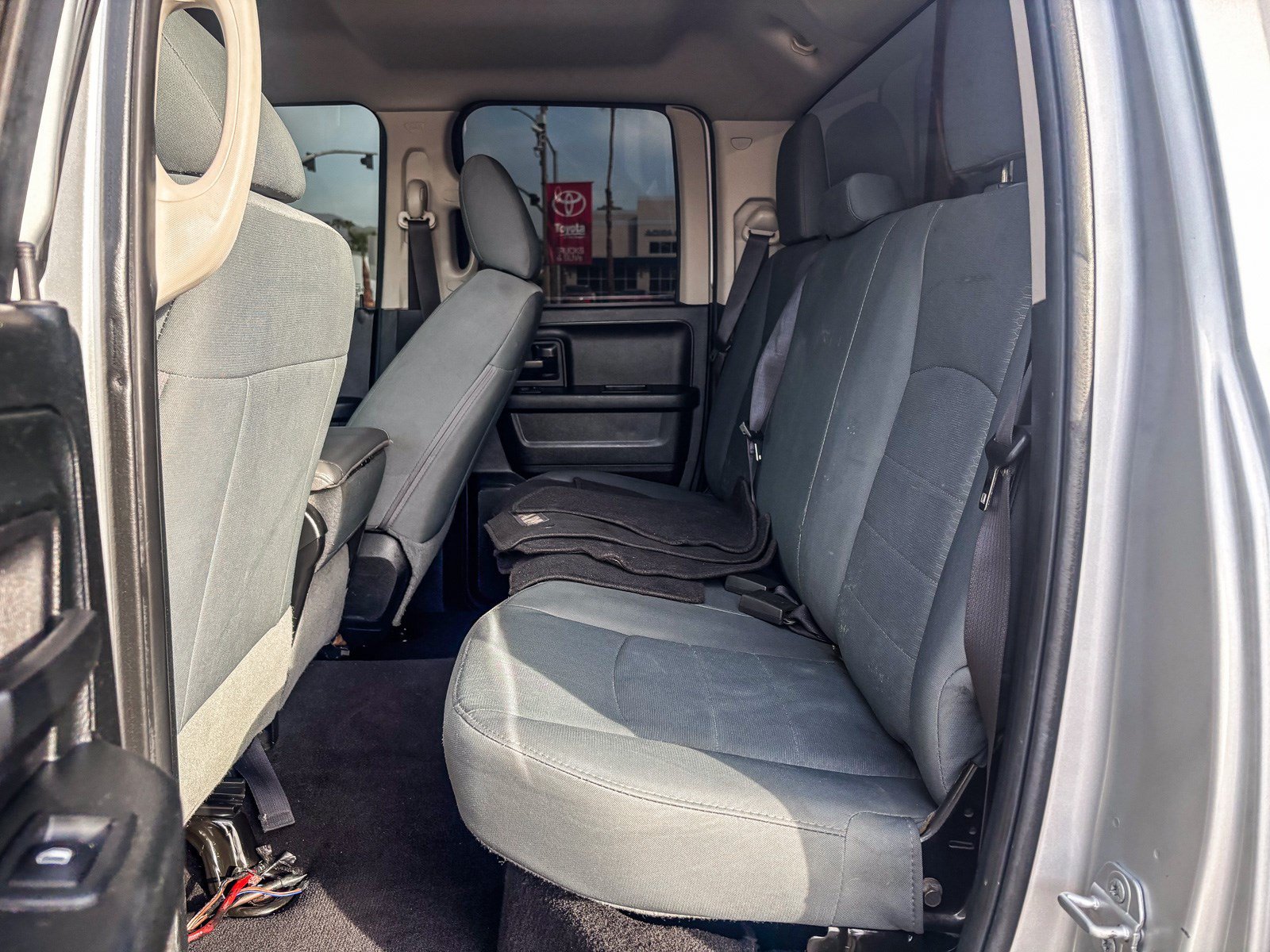 Used 2018 Bright Silver Metallic Clearcoat Ram Express image 19