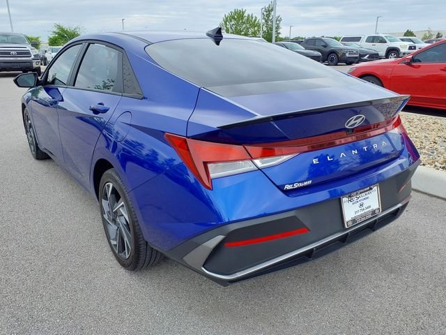 Certified Used 2025 Intense Blue Hyundai SEL Sport image 8