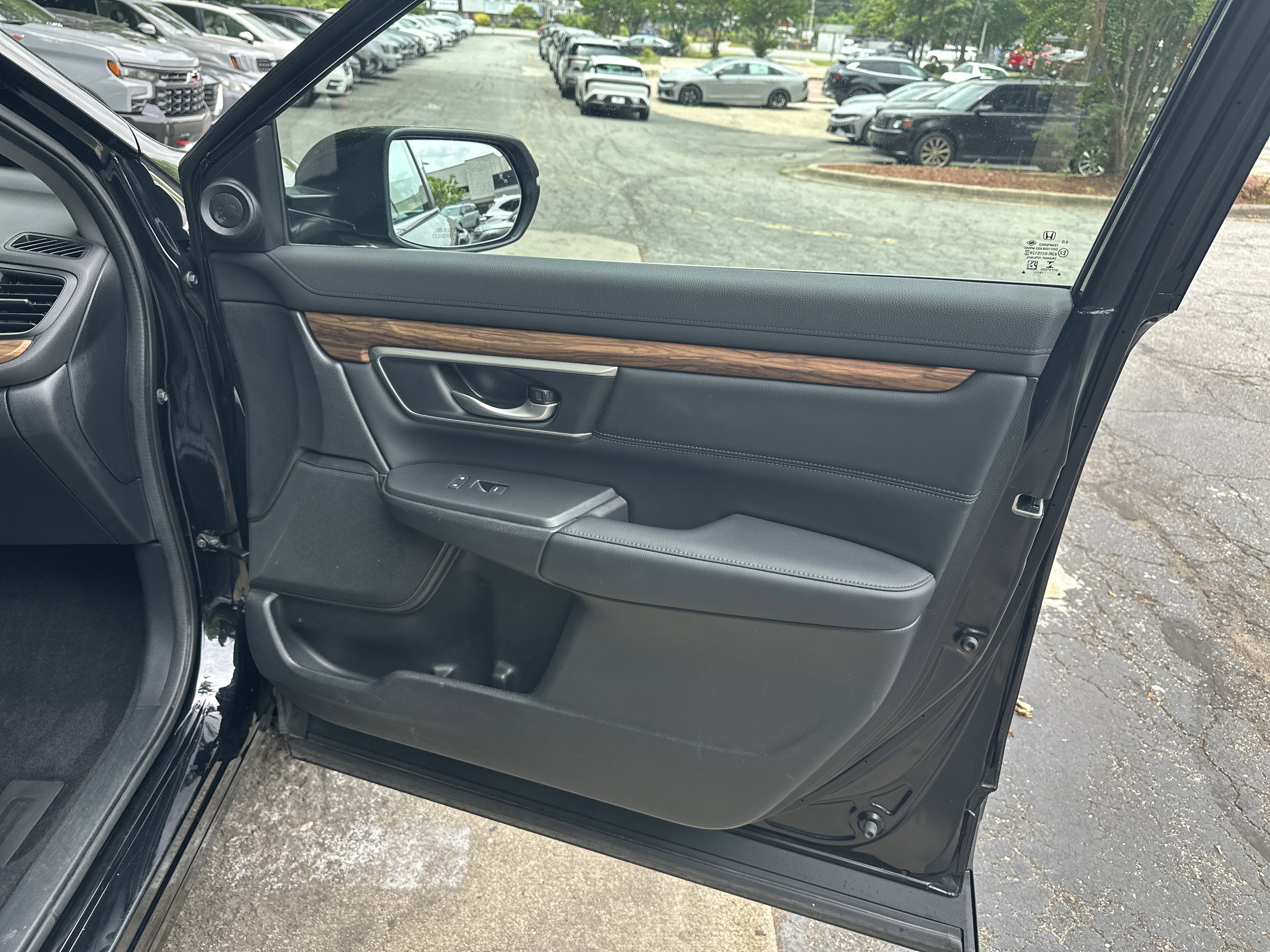 Used 2019 Crystal Black Pearl Honda EX-L image 17