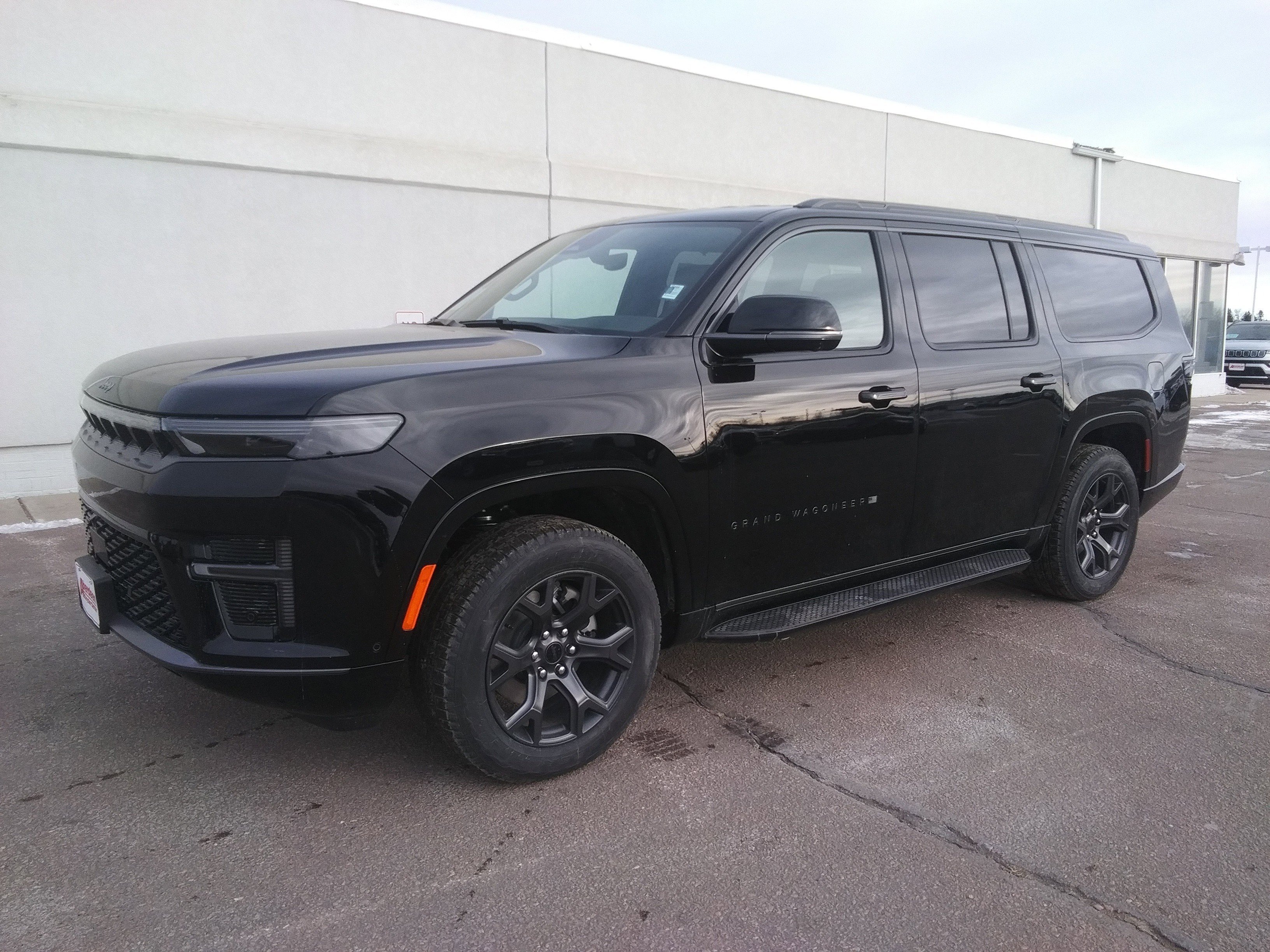 New 2026 High Gloss Black Exterior Paint Jeep Limited Altitude image 2