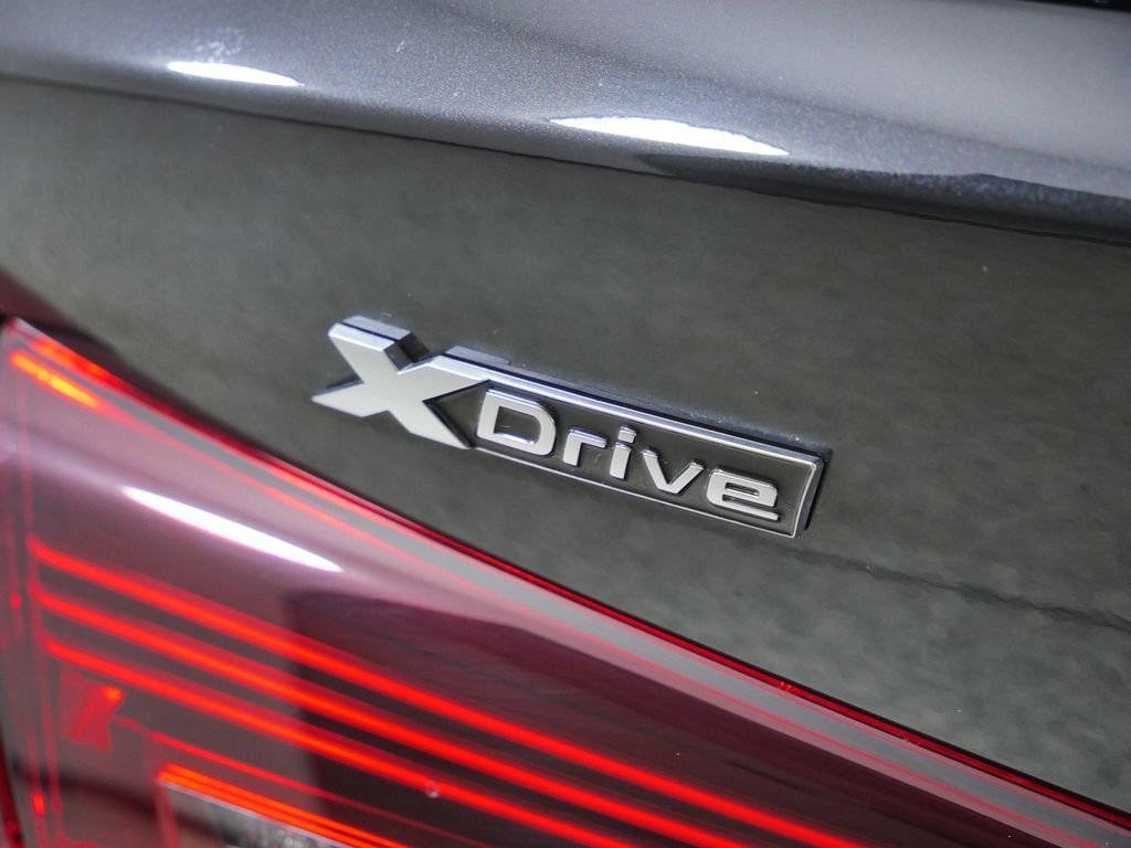 New 2027 Black Sapphire Metallic BMW M440i xDrive image 13