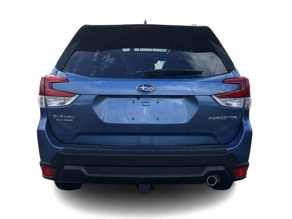 Used 2023 Horizon Blue Pearl Subaru Limited 2.5L CVT Low Mileage   Local BC image 12