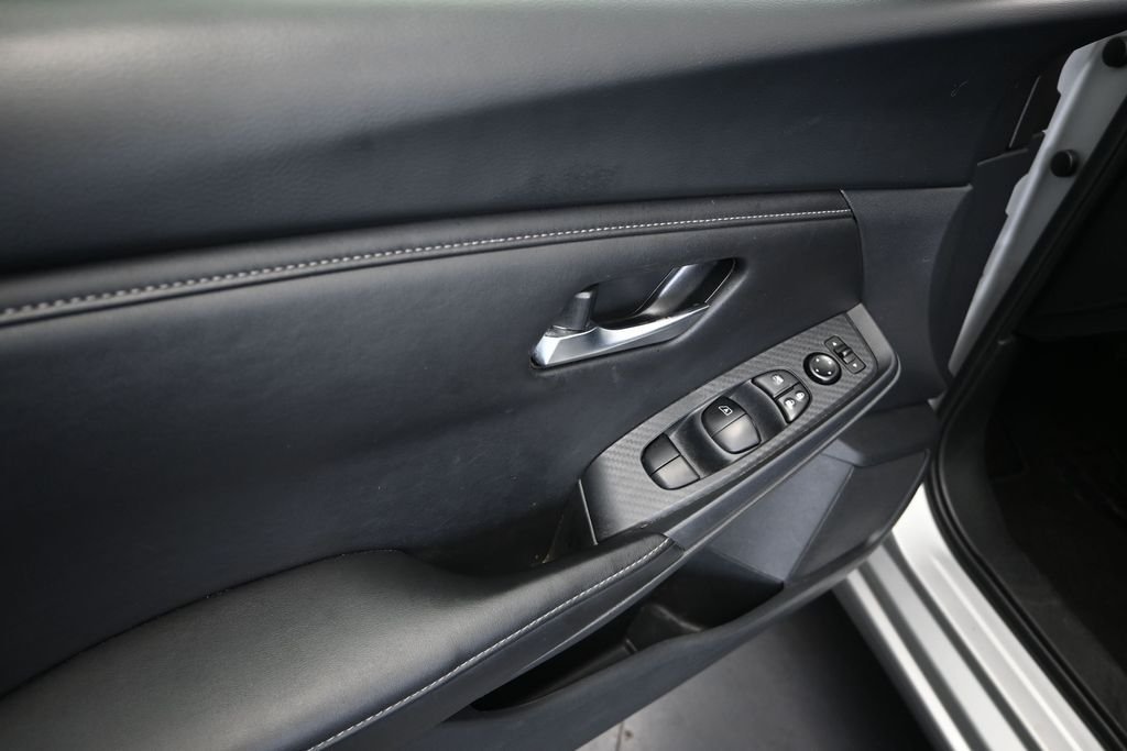 Used 2023 Silver Nissan SV image 11