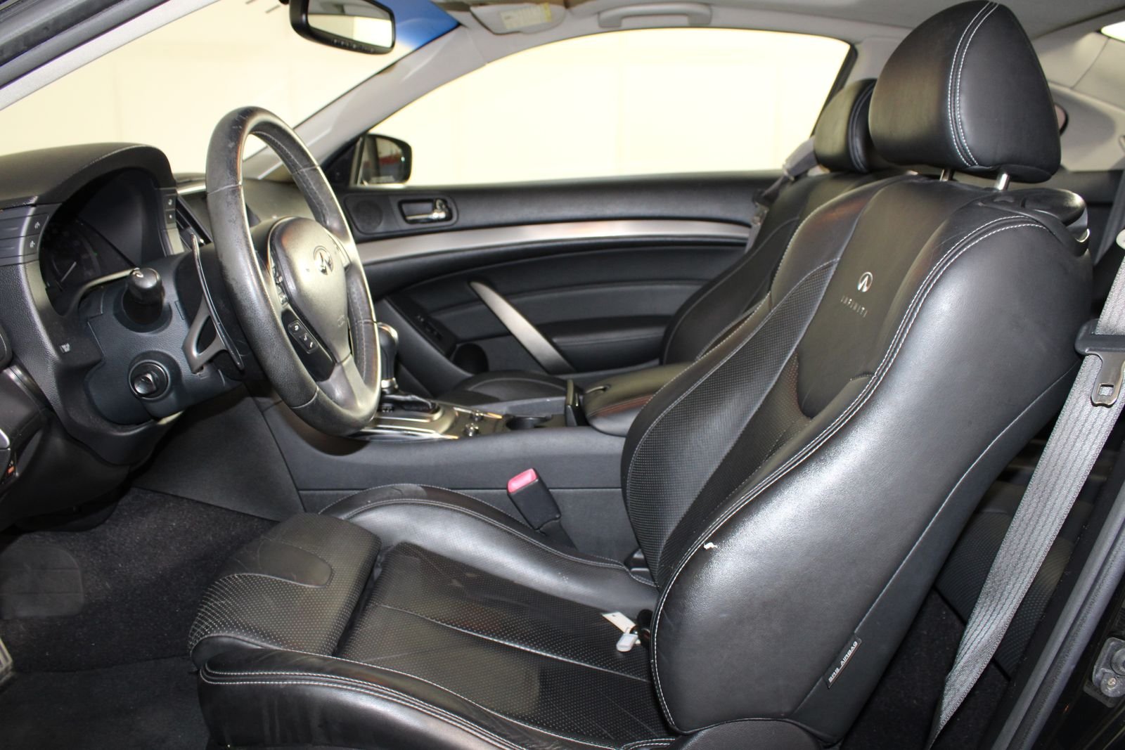 Used 2012 Black INFINITI Journey image 12