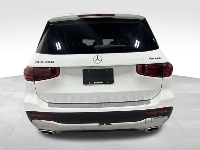 New 2026  Mercedes-Benz GLB 250 image 6