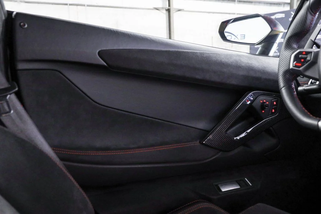 2016 Lamborghini Aventador Pirelli Edition - Photo 38
