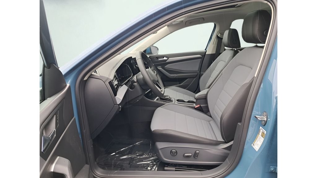 New 2026 Blue Volkswagen 1.5T SE image 10