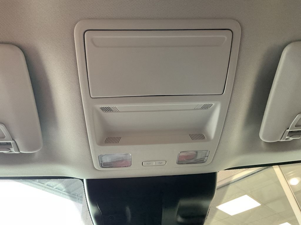 Used 2024 Beige Ford Lariat image 24