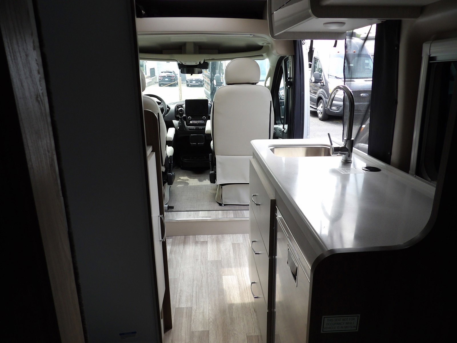 New 2025 Bright Silver Metallic Clearcoat Thor Motor Coach 20J image 8
