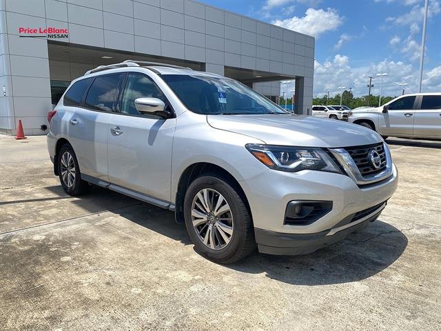 2017 Nissan Pathfinder SL