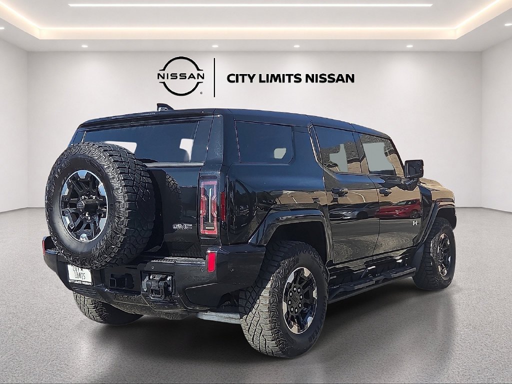Used 2024 Black GMC 2X image 5