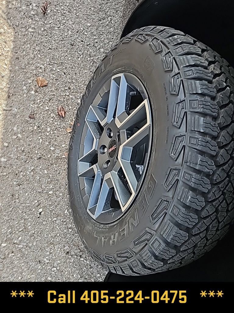 2026 GMC Terrain AT4 - Photo 9