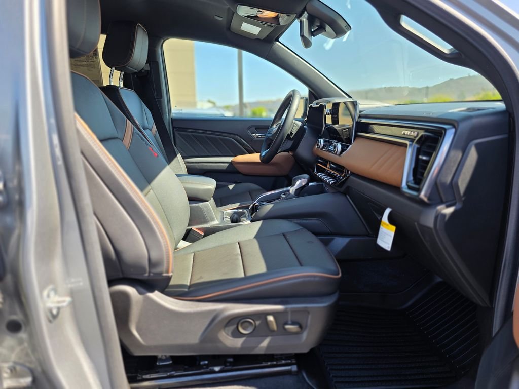 2025 GMC Canyon AT4 - Photo 10