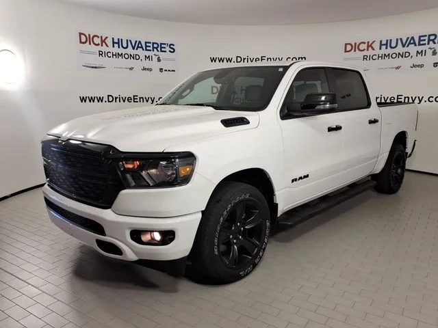 2023 RAM 1500 Big Horn/Lone Star 4x4 Crew Cab 5'7's photo