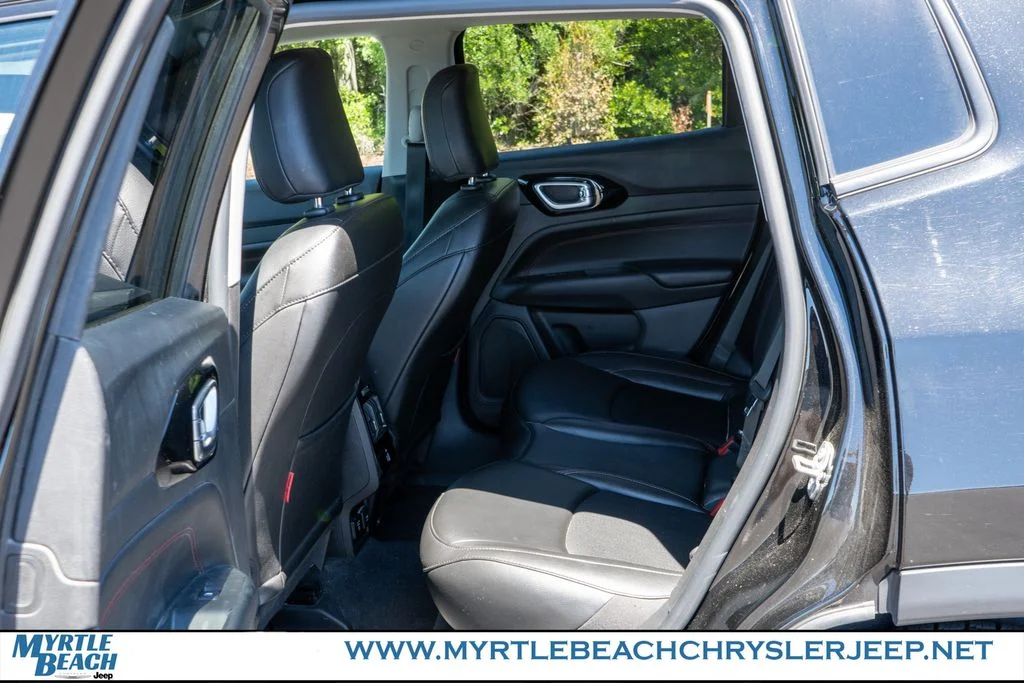 Certified Used 2022 Diamond Black Jeep Trailhawk image 13
