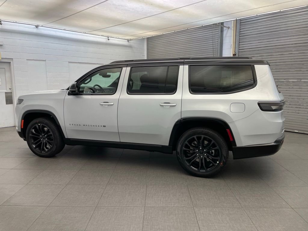 New 2026 Silver-Zynith Exterior Paint Jeep Summit Obsidian image 6