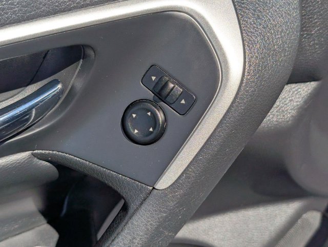 Used 2017 Silver Nissan 2.5 SV image 14