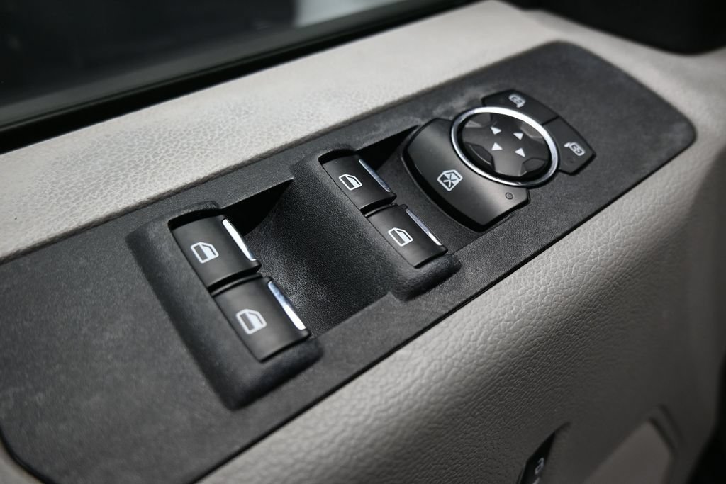Used 2017 White Ford XL image 11