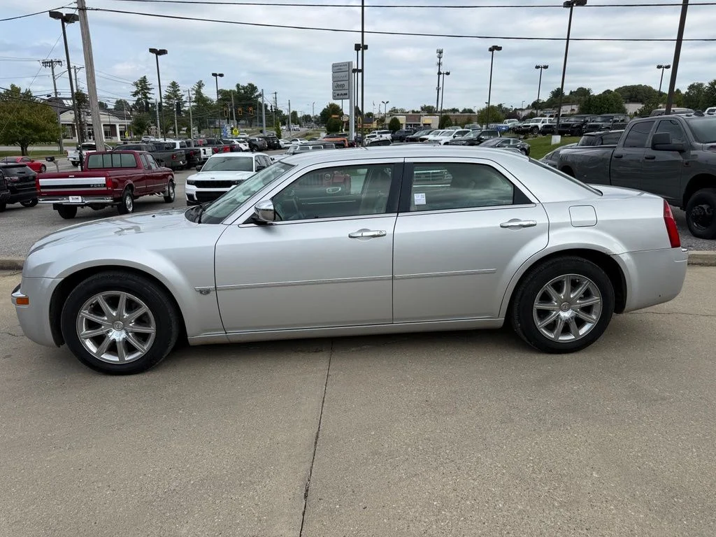 Used 2007 Silver Chrysler Base image 9