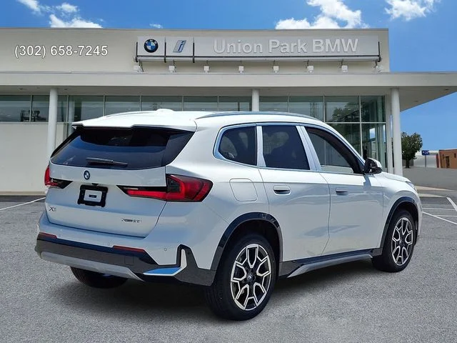 New 2026 Alpine White BMW xDrive28i image 4