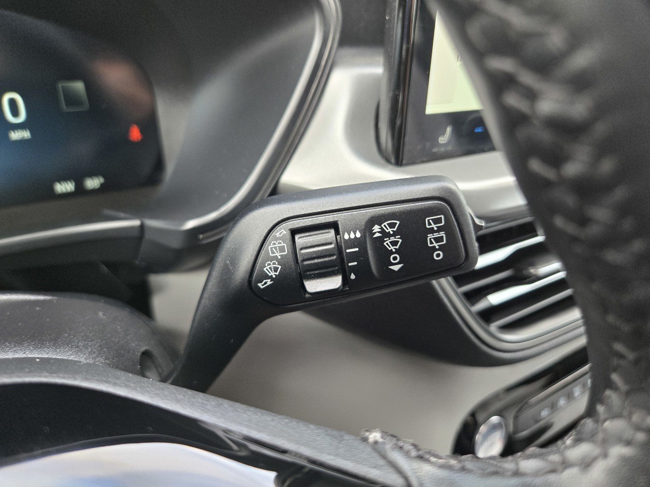 Used 2023  Ford Active image 21