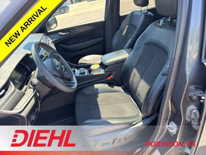 Used 2023 Gray Jeep Altitude image 11
