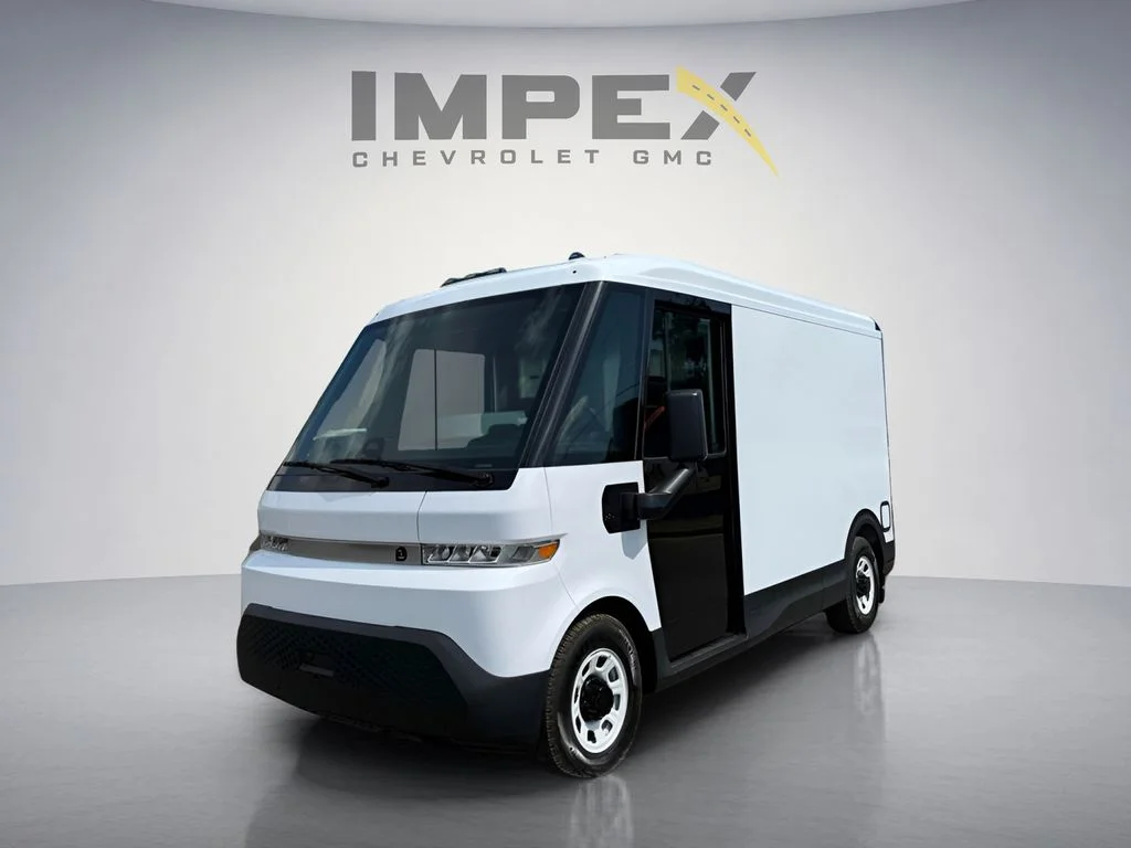 Used 2024 White BrightDrop Zevo 400 image 1
