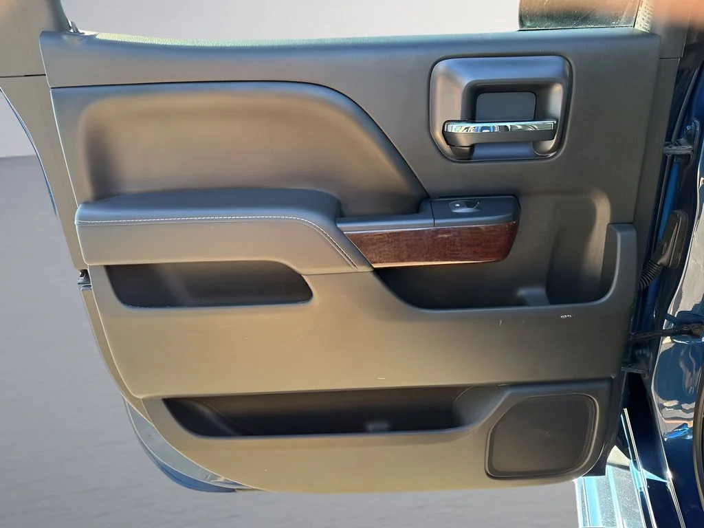 Used 2017 Blue GMC SLT image 29