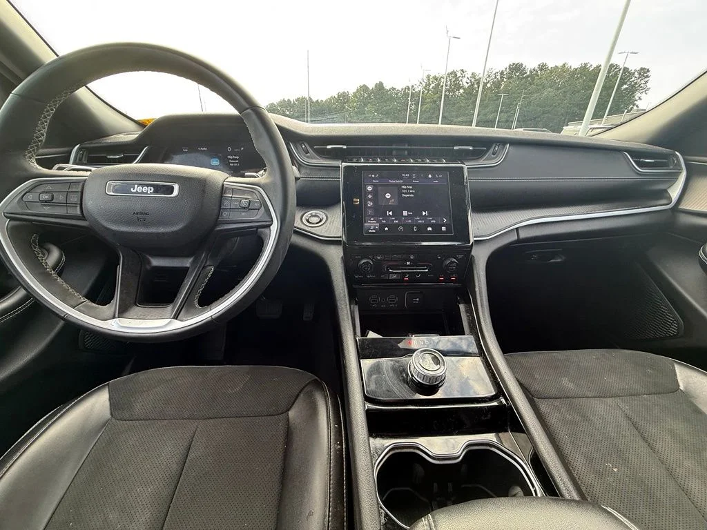 Used 2023 Gray Jeep Altitude X image 7