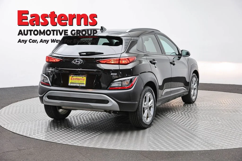 Used 2023 Black Hyundai SEL image 5