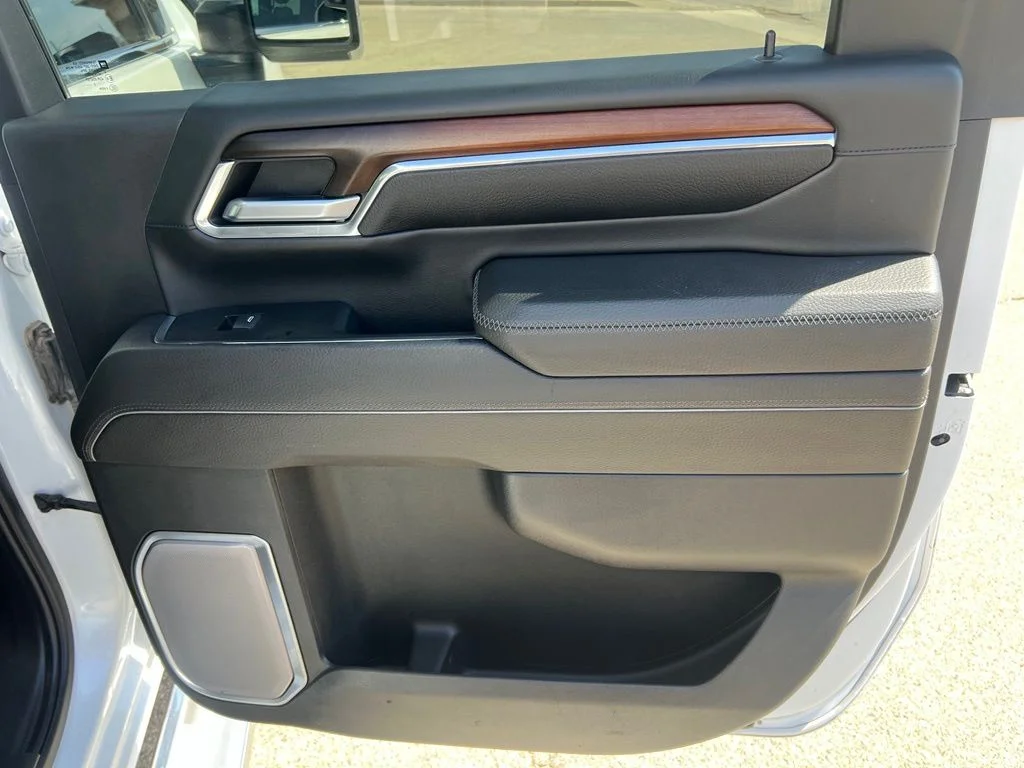 Used 2024 White Frost Tri-Coat GMC Denali image 19