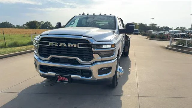 New 2026 Bright White Clear-Coat Exterior Paint RAM Tradesman image 4