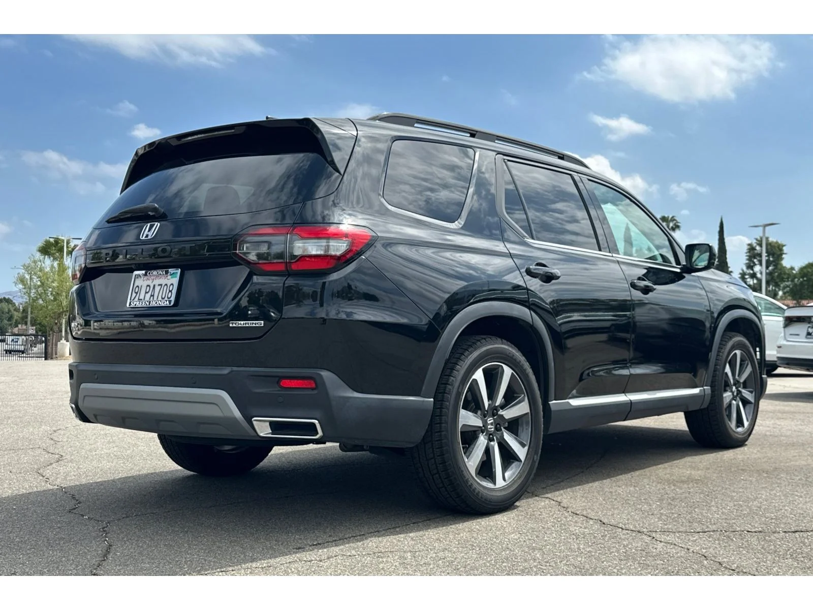 Used 2024 Crystal Black Pearl Honda Touring image 6