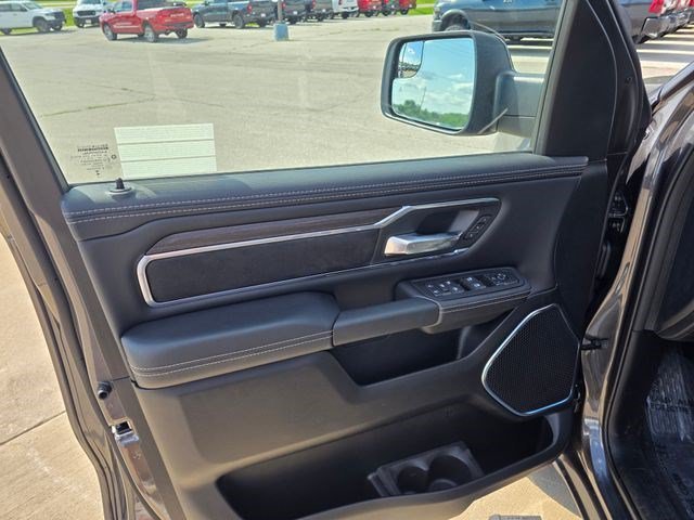 New 2026 Granite Crystal Metallic Clear-Coat Exterior Paint RAM Laramie image 18