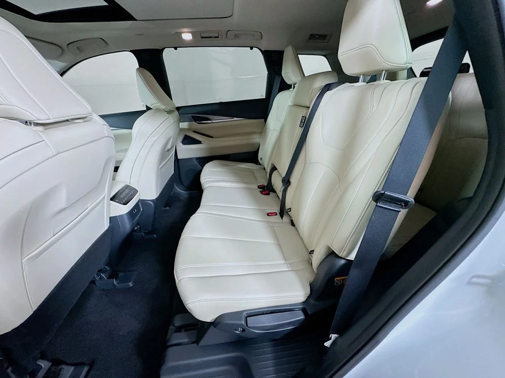 Certified Used 2025 Majestic INFINITI LUXE image 33