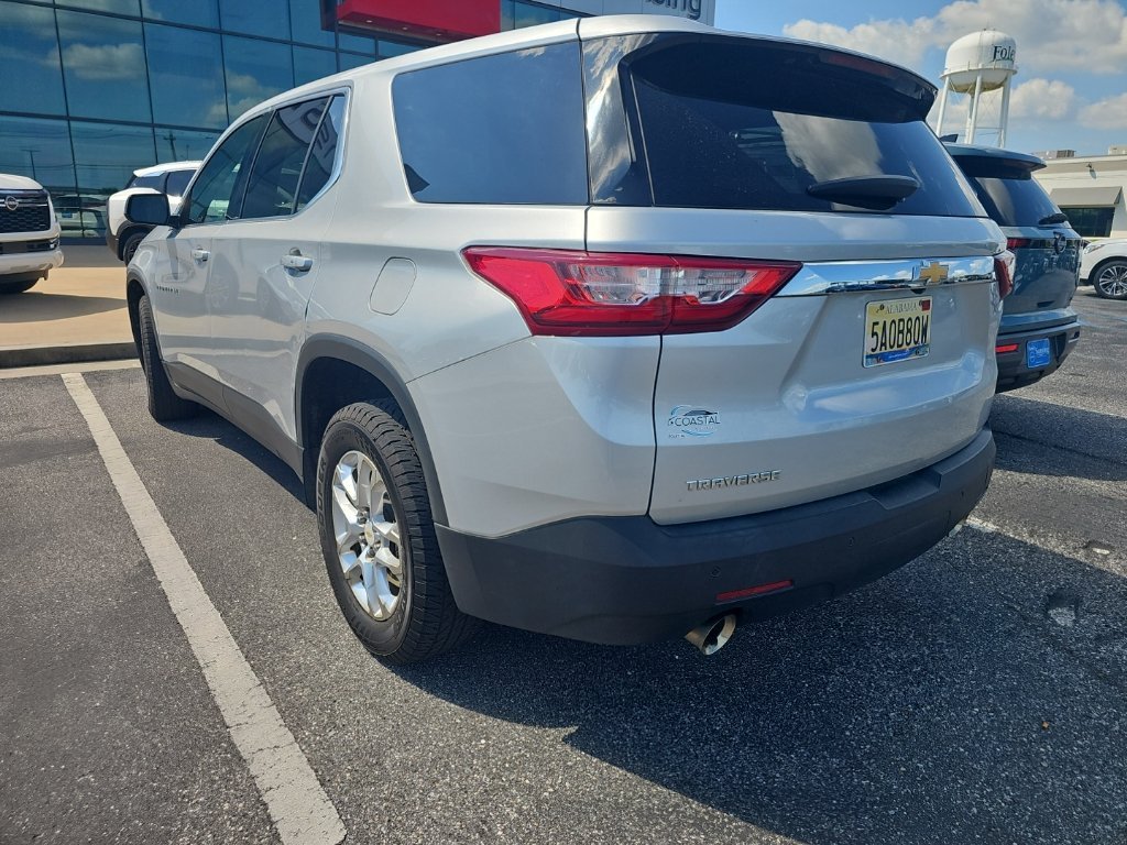 Used 2018 Silver Chevrolet LS image 4