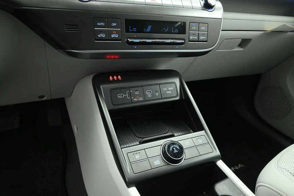 Used 2026 White Hyundai SEL Premium image 16