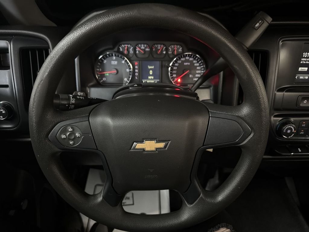 Used 2018 Summit White Chevrolet WT image 17