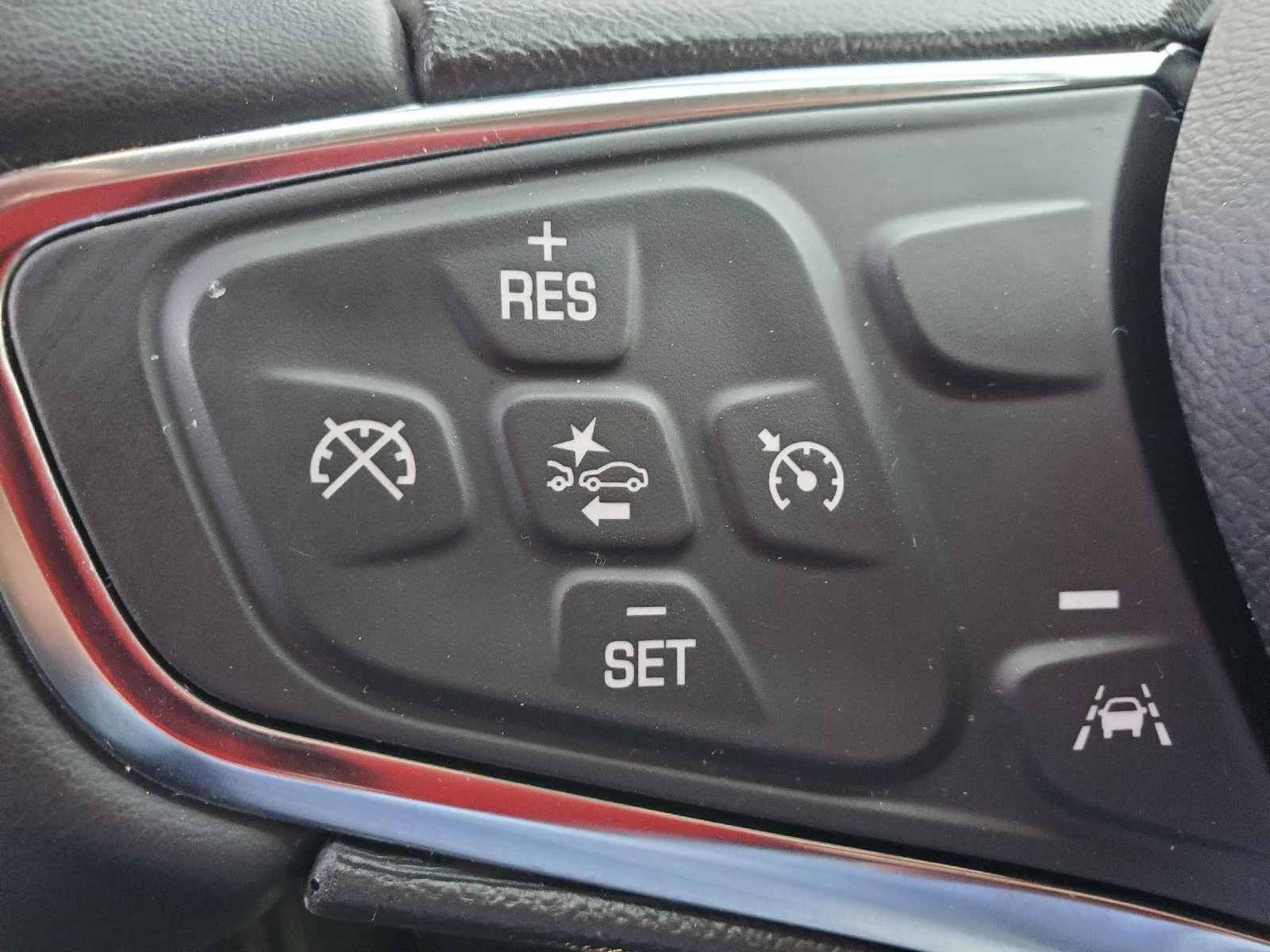 Used 2024 Lakeshore Blue Metallic Chevrolet LT image 10