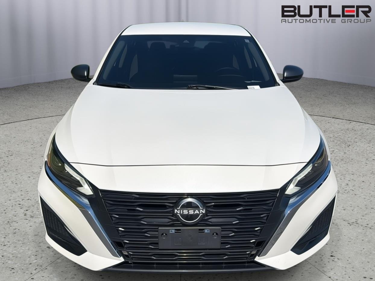 Used 2024 Pearl White Tricoat Nissan 2.5 SV image 9