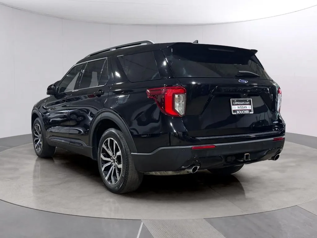 Used 2022 Agate Black Metallic Ford ST-Line image 6