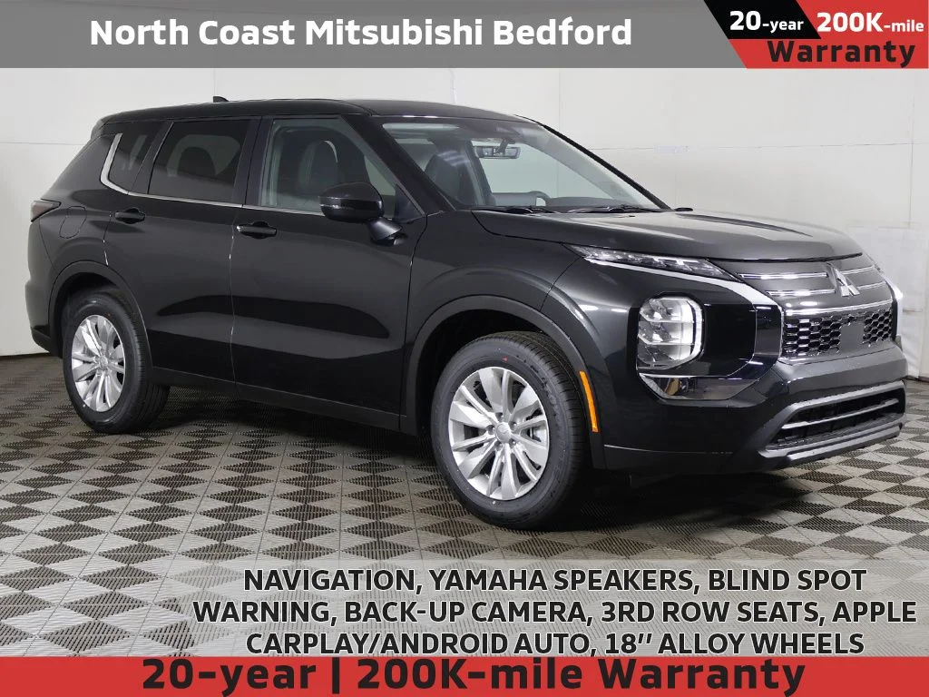 2026 Mitsubishi Outlander ES FWD's photo