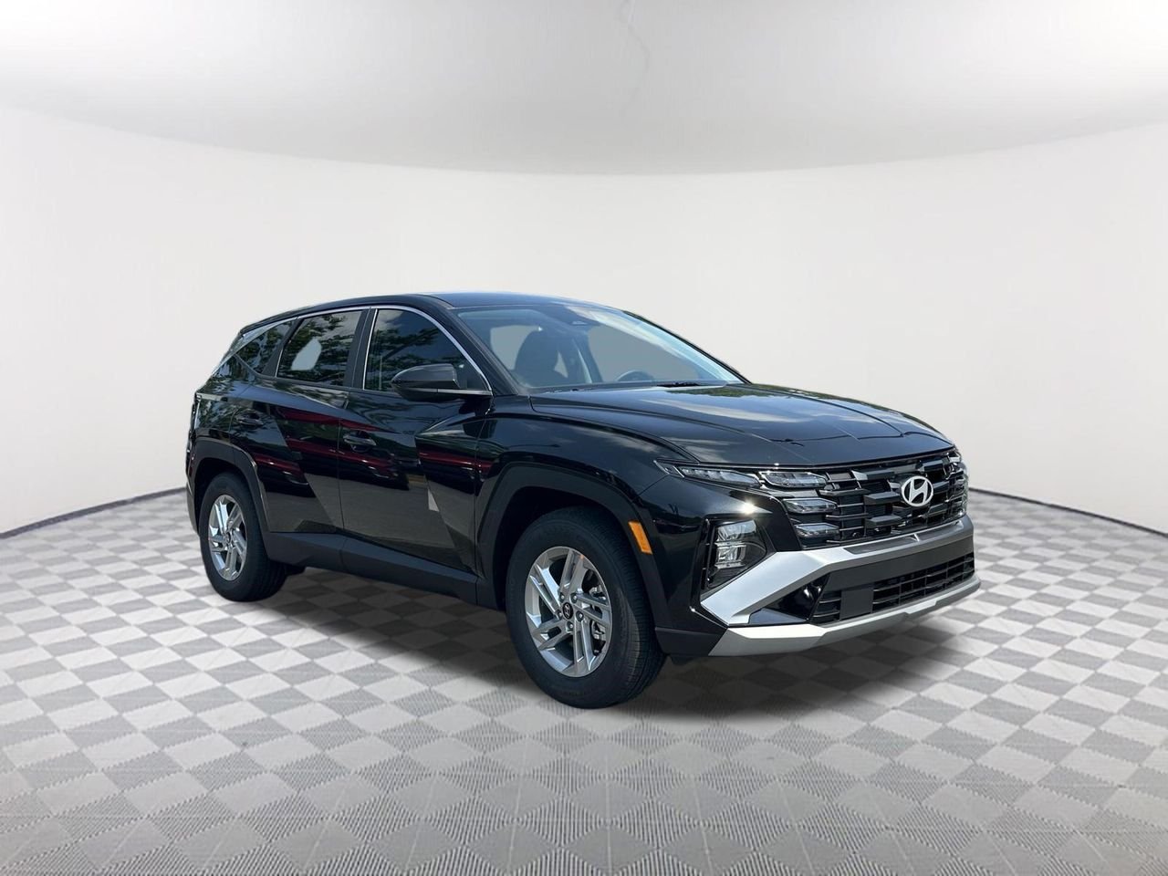 New 2026 Phantom Black Hyundai SE image 3