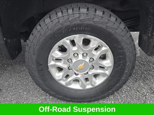 Used 2024 Summit White Chevrolet LT image 31